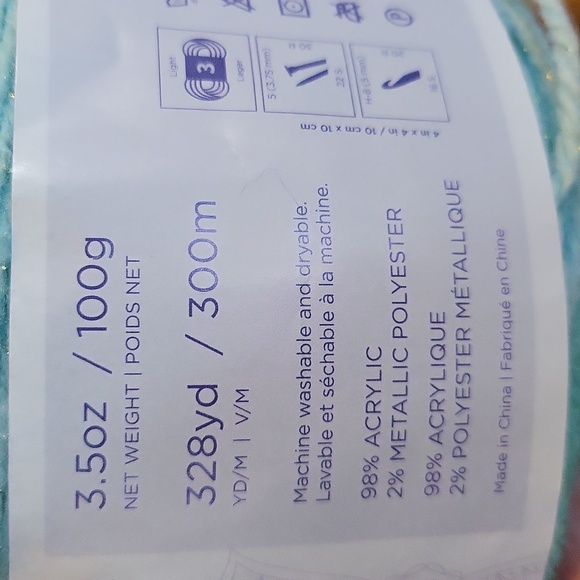 2 skiens Lion Brand Mandala yarn - Picture 3 of 6